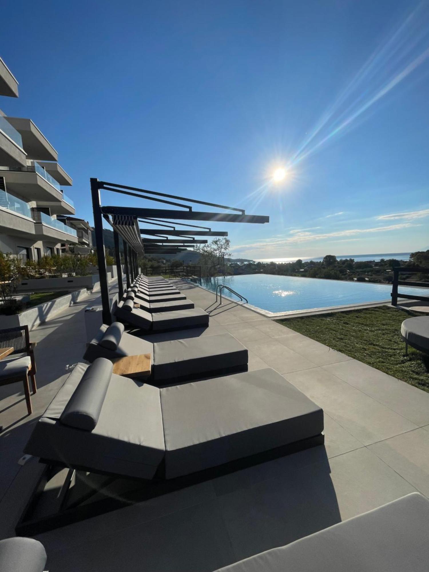 Toska Tower Aparthotel Chrysi Ammoudia Bagian luar foto