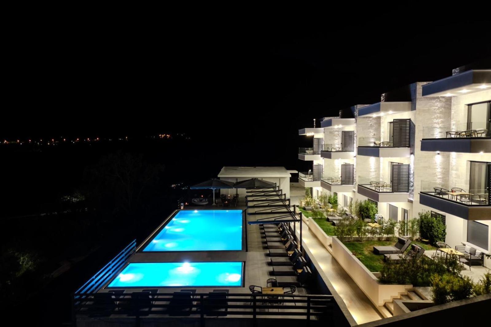 Toska Tower Aparthotel Chrysi Ammoudia Bagian luar foto